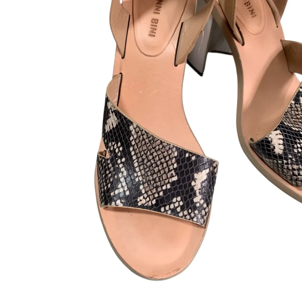 Gianni Bini Marilane snake print block heel sandal women’s shoe size 7.5